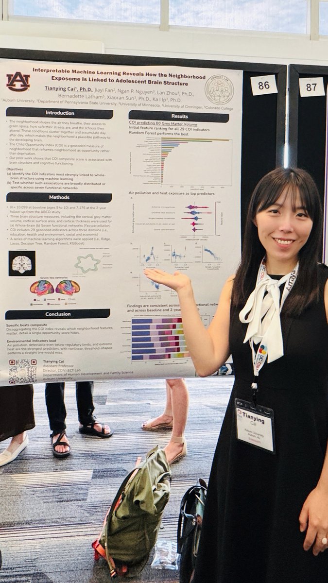 Dr. Tianying Cai presenting her poster at the Flux Congress 2026